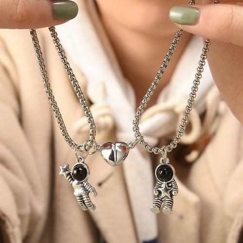 2 Collares Con Clavícula Magnética Con Forma De Astronauta P