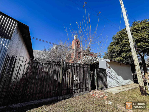 Casa En Alquiler - 1 Dormitorio 1 Baño - 195mts2 - Villa Elisa, La Plata