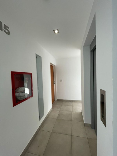 Imagen 24 de 27 de Departamento En Alquiler Temporario De 2 Dormitorios C/ Cochera En Lomas De Zamora