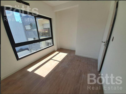 Venta 3 Amb Con Pileta Y Parrilla. Pque Centenario