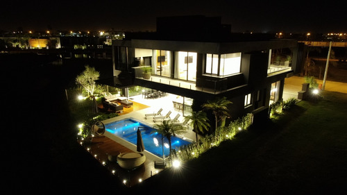 Imagem 27 de 30 de Casa À Venda Em Xangri-lá - Ca01313 - 69245918