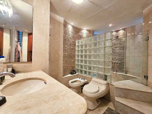 Se Vende Apartamento (planta Baja) En Alta Florida