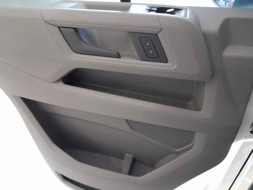 Imagen 13 de 15 de Volkswagen Crafter 2019 5p L4/2.0/tdi Man Lwb 19/pas C/e 3.