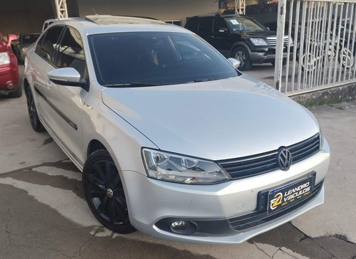 Imagem 2 de 15 de Volkswagen Jetta 2011 2.0 Comfortline Flex 4p Automática