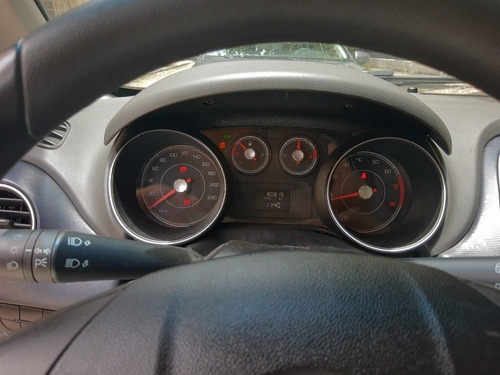 Fiat Punto 2013 1.4 Attractive Flex 5p