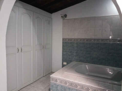 Imagen 6 de 9 de Venta De Casa Ampliada En La Urb. Montañita Cabudare Rpaiva