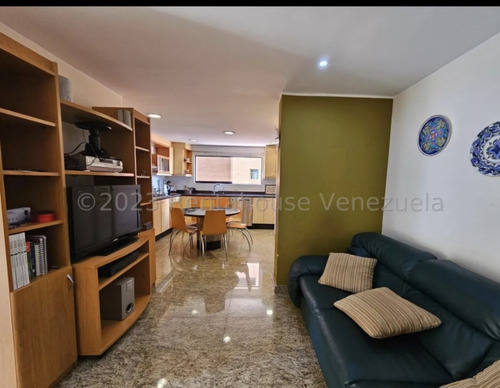 La Tahona Town House En Venta. Mls 24-9206. Baruta . Caracas