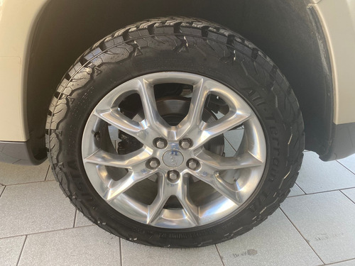 Imagen 12 de 13 de Jeep Grand Cherokee 2015 5.7 V8 Summit 4x4 At
