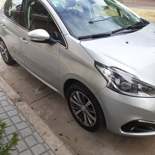 Peugeot 208 1.6 Feline 2017