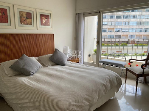 Apartamento En Venta Y Aqluiler, Peninsula, Punta Del Este, 3 Dormitorios.- Ref: 24251