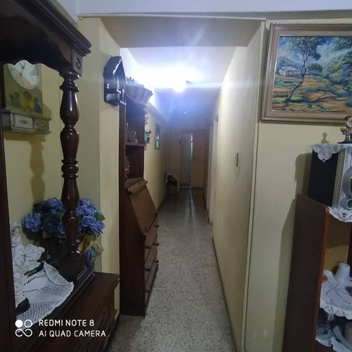 Imagen 2 de 10 de En Venta Apartamento En Centro De Maracay 04243368365
