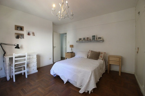 Recoleta. Departamento 4 Ambientes .