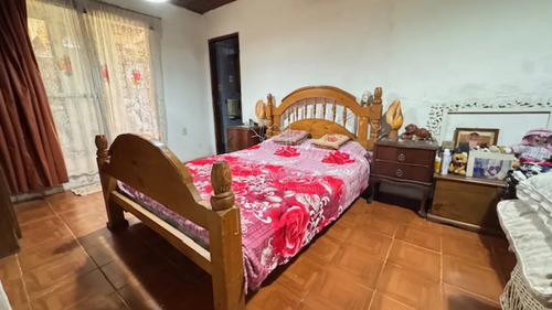 Casa En San Carlos A Pasos De La Terminal De Bus Y Sanatorios