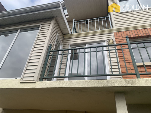 Casa En Venta De 7 Dorm. En Concón