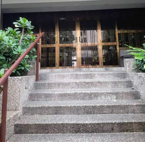 En Venta Apartamento La Urbina Uribe