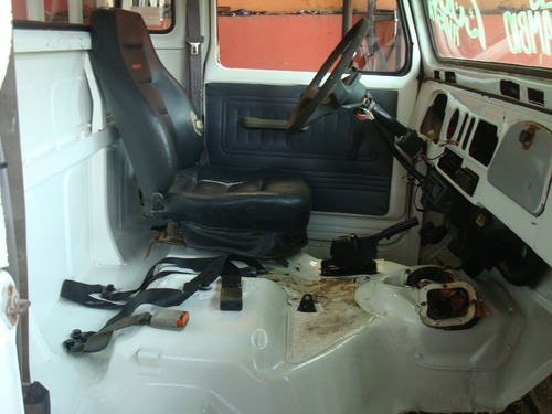 1113,f4000,toyota Band Faltando Peças Mecanica Para Reforma