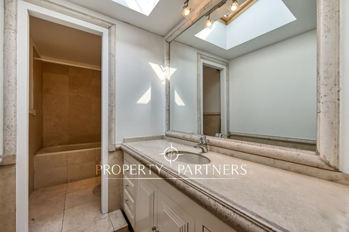 Exclusivo Penthouse En Los Dominicos Antiguos.