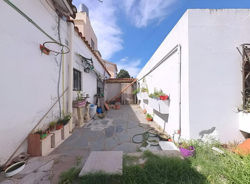 Casa De 4 Ambientes + Departamento Venta Ituzaingo