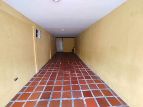 Imagen 12 de 14 de En Venta Linda Casa En La Candelaria, El Limón 04128676886