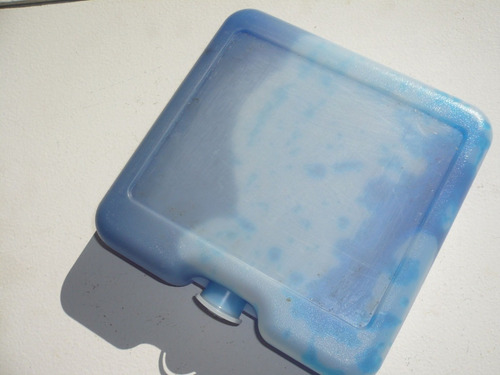 Rubbermaid Ee.uu. Refrigerante Rígido Blue Ice Gel Conservad (Usado)