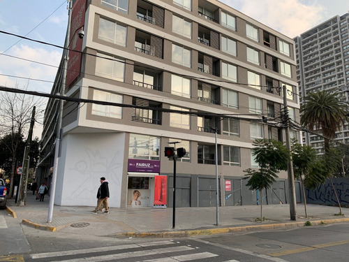 Arriendo Local Av. Irarrázaval, Pasos Metro Pza. Egaña