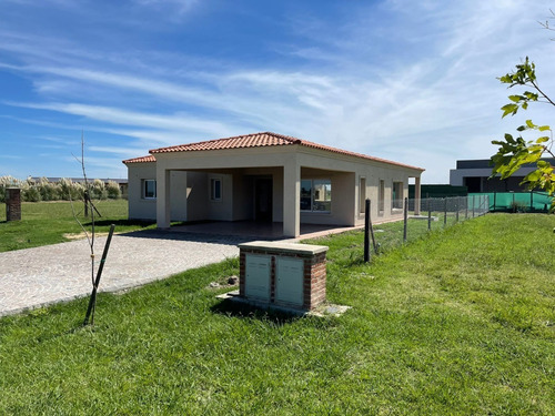 Imagen 1 de 15 de Casa En Venta En Del Barrio San Felipe