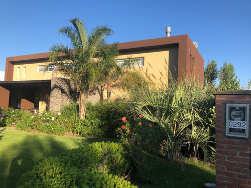 Remanso | 5 Dorm | 6 Baños | Lote 1150m2 | 360m2 | Financio