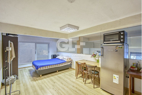 Local 200 M2 Cub. Apto Todo Destino.