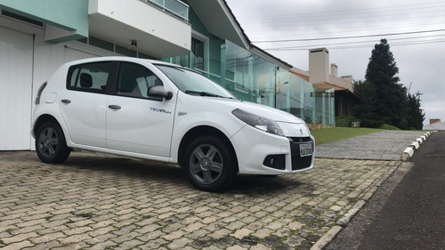 Renault Sandeiro Tech Run 2014