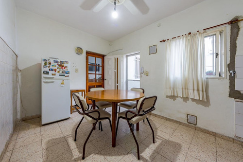 Imagen 3 de 20 de Venta/permuta Dpto Centro Ph De 2 Dormitorios Con Patio Y Terraza. Arroyito, Rosario.