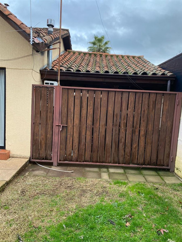 Casa En Venta De 4 Dorm. En Talca