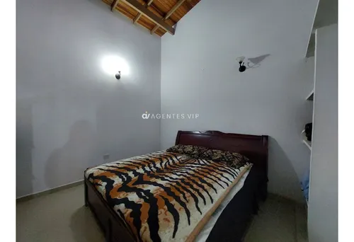Urb.nogales, Juanico