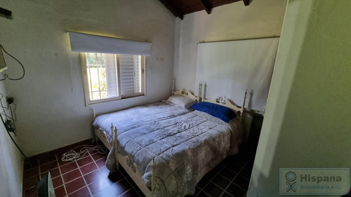 Hermosa Casa En Venta Sobre La Calle J.r Jimenez, En El Barrio Los Jazmines. Del Viso, Pilar