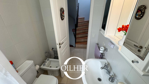 Casa En Venta De 3 Dormitorios C/ Cochera!! Dentro De Complejo Con Pileta!