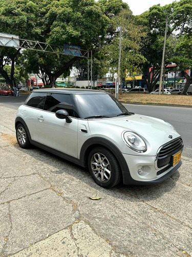 MINI Cooper pepper