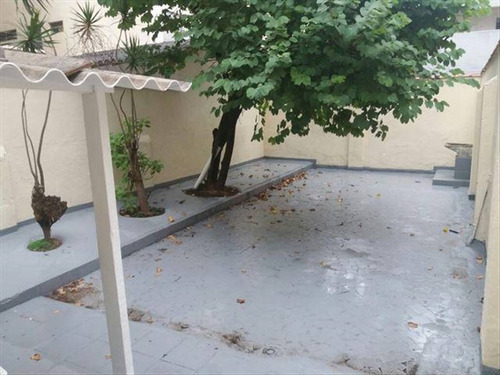Imagem 24 de 30 de Casa Enorme Em Otimo Estado Bom Para Morar Com Sua Familia Casa Bem Espaçosa Proximo Tambem De Mercados Farmacias Praia Do Itarare Em Uma Das Melhores Ruas De São Vicente Tambem Fica Proximo Do Batal