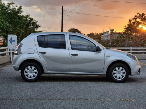 Imagen 5 de 16 de Renault Sandero 1.6 Authentique Pack I 90cv