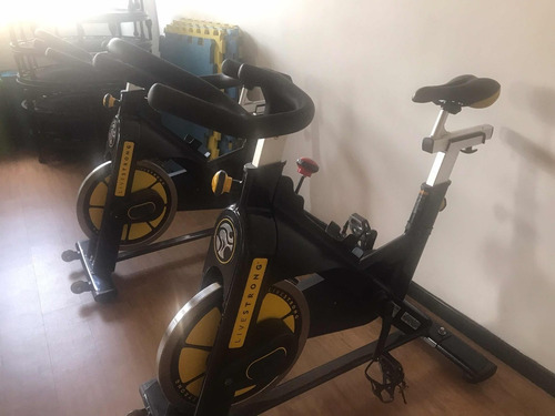 Academia Completa Life Fitness Com Tudo Dentro