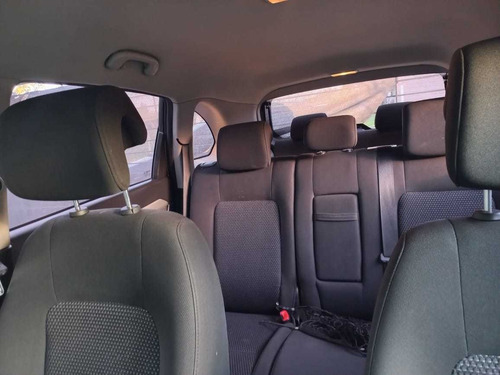 Imagen 6 de 10 de Chevrolet Captiva 2014 2.4 Ls Mt Fwd 167cv