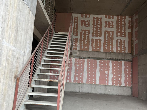 Local De 252m2 En Matucana Gran Flujo Peatonal