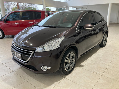 Imagen 1 de 12 de Peugeot 208 Feline 1.6