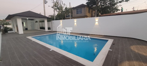 Apartamento Con Piscina En Proyecto Cerrado Con 2 Parqueos. Llanos De Gurabo, Santiago