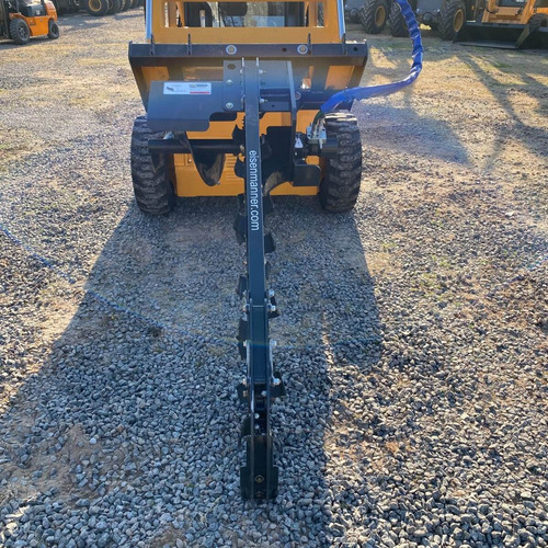 Imagen 7 de 17 de Minicargadora Con Zanjadora 50hp Sinomach 255f Cabinada Aa