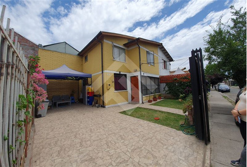 Casa En Venta De 3 Dorm. En Puente Alto