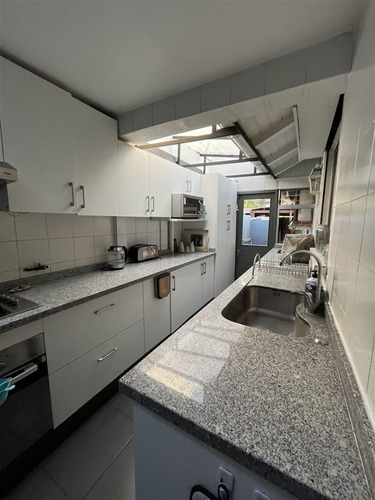 Casa En Venta De 4 Dorm. En Vitacura