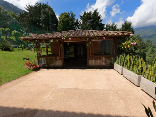 Se Vende Exclusiva Casa Campestre En El Alto Del Escobero Envigado!