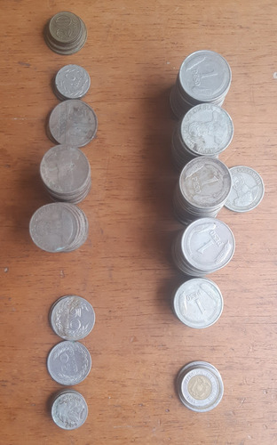 Monedas Antiguas: 1;2;5;20 Pesos; 10;50 Centavos; 1/4 Dólar