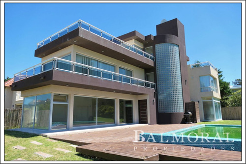 Casa En Alquiler - Zona: Pinamar Playa / Ref: 8981