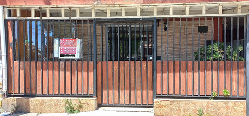 Casa En Arriendo Gómez Carreño A Pasos De Paradero De Micros