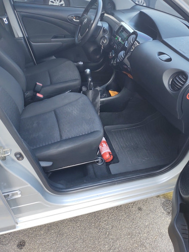 Imagem 11 de 15 de Toyota Etios 2016 1.3 16v X 5p